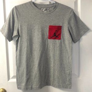 Air Jordan jumpman logo youth gray tee, red pocket, size L 12-13 years